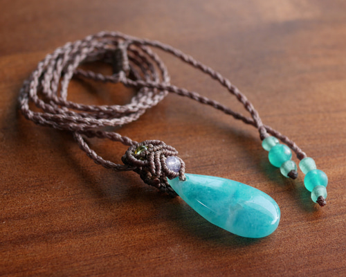 マクラメペンダント☆ペルーアマゾナイト・グリーンガーネット_