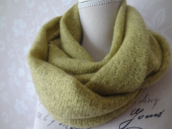 ふんわりニットスヌード☆マスタードイエロー 1枚目の画像