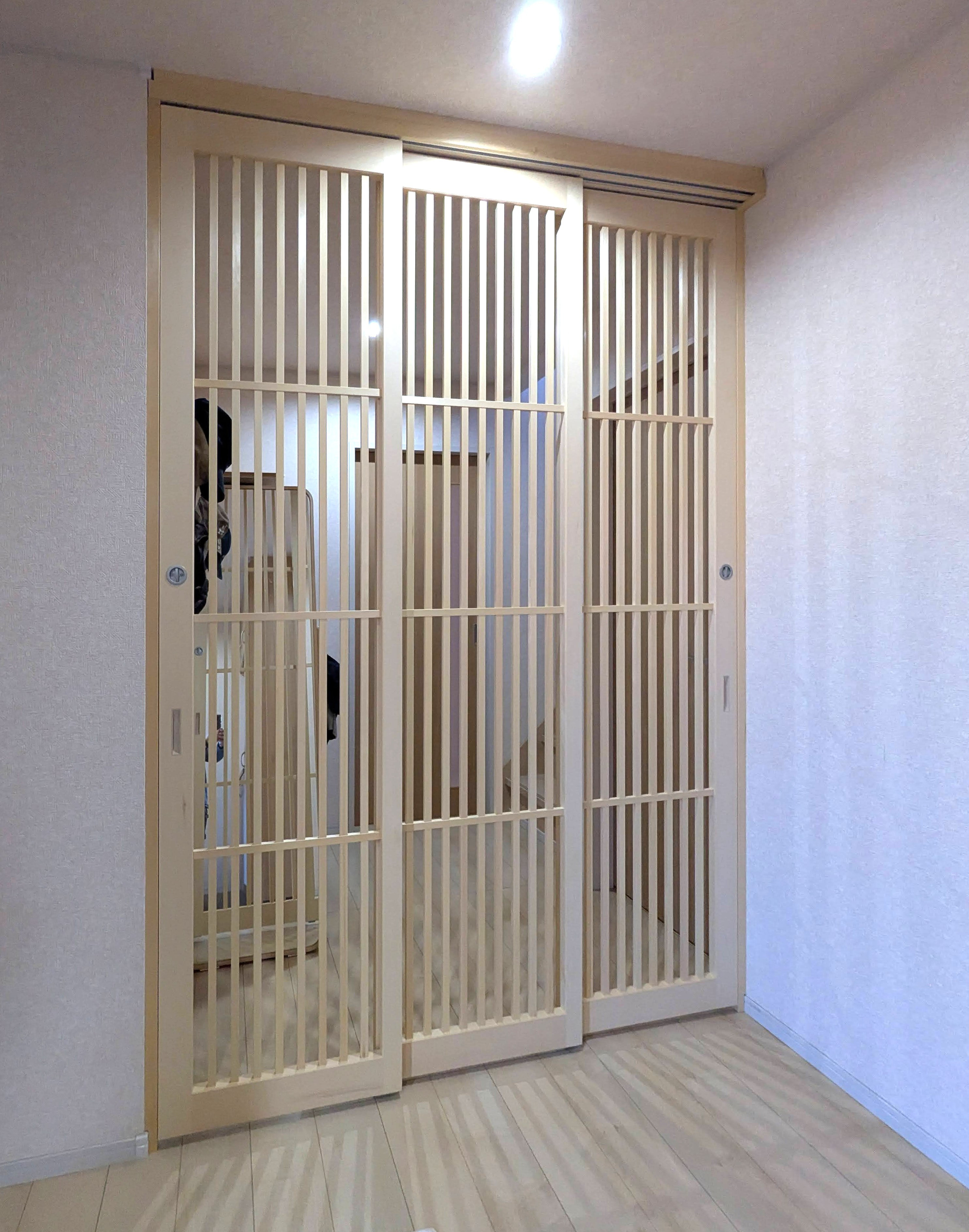 熟練職人が作る！ネコちゃん脱走防止 スライドドア