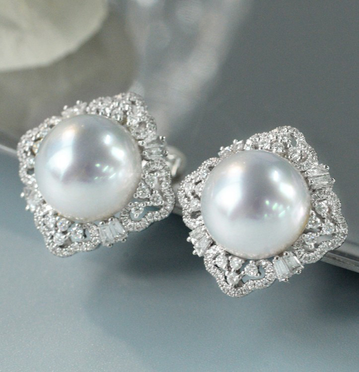 【ルミナ】11-12mm 天然南洋オーストラリア産ホワイトパールスタッドピアス 18Kゴールド ダイヤモンド付き 星空シリーズ