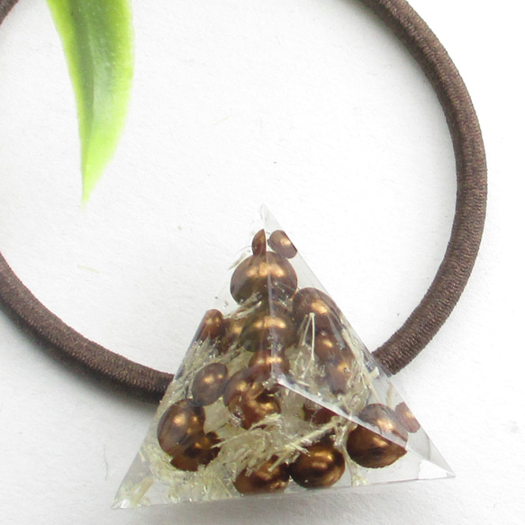 木漏れ日クォーツが程よい秋の小路を歩く私たちはきっと南に向かっています♪(ぼぼ屋のヘアゴム)SH242 1枚目の画像