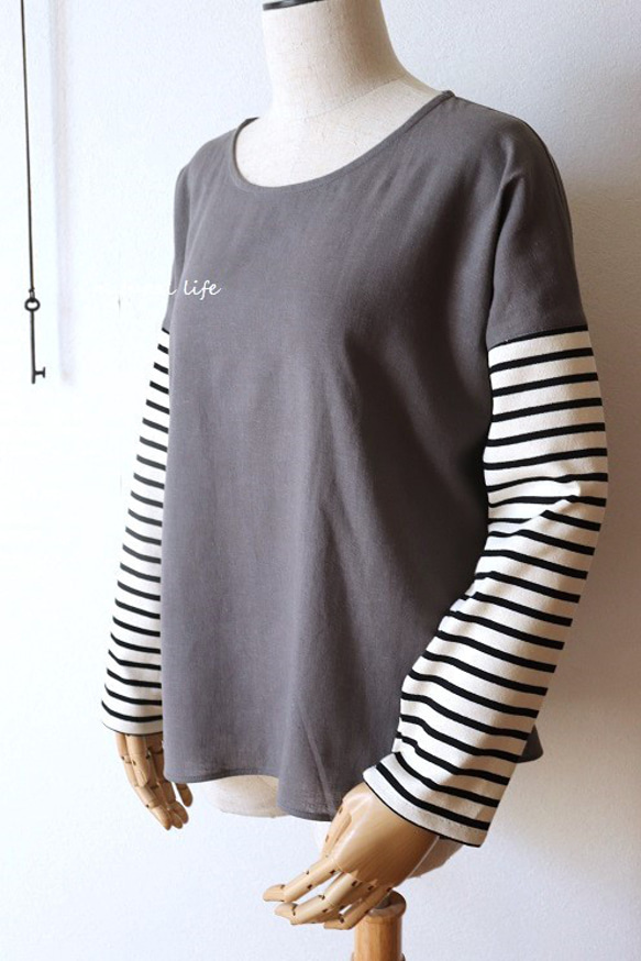 秋限定♥ボーダーニット袖×ハーフリネンのプルオーバー（グレー） 6枚目の画像