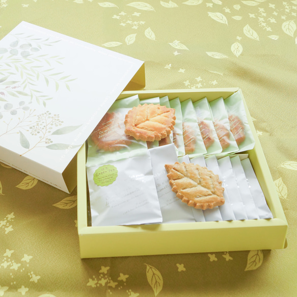 「抹茶サブレ＆葉っぱサブレ（M)」期間限定デザインボックス　お祝い、お礼に。当店１番人気のサブレです。 2枚目の画像