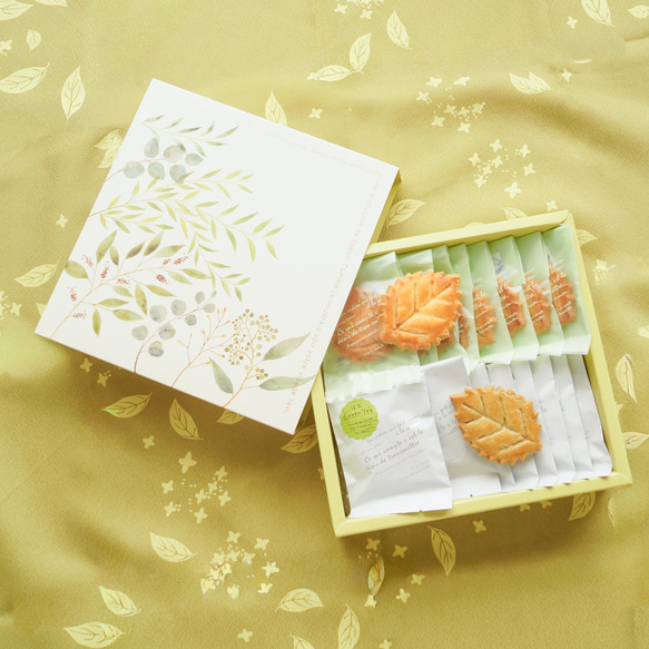 「抹茶サブレ＆葉っぱサブレ（M)」期間限定デザインボックス　お祝い、お礼に。当店１番人気のサブレです。 1枚目の画像