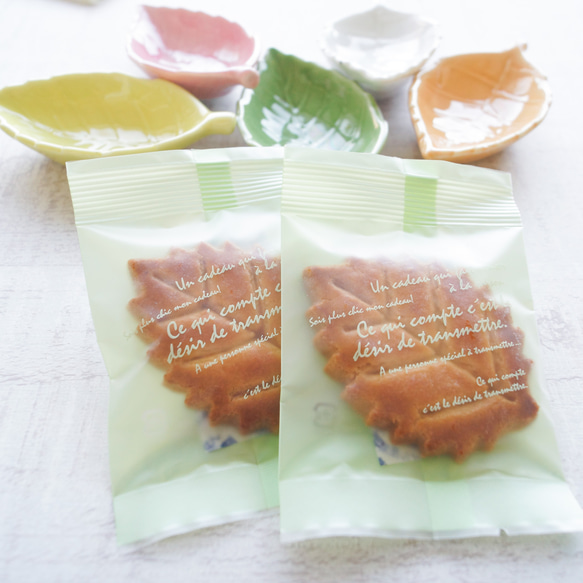 「抹茶サブレ＆葉っぱサブレ（M)」期間限定デザインボックス　お祝い、お礼に。当店１番人気のサブレです。 6枚目の画像
