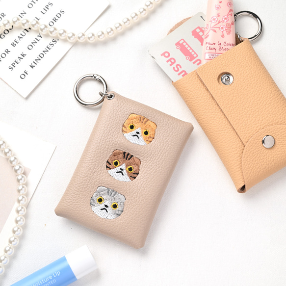 マルチポーチ 【 シュリンクレザー 3匹の猫 】 カード収納 小物入れ ポーチ 母の日 かもめ工房コラボ A342I 1枚目の画像