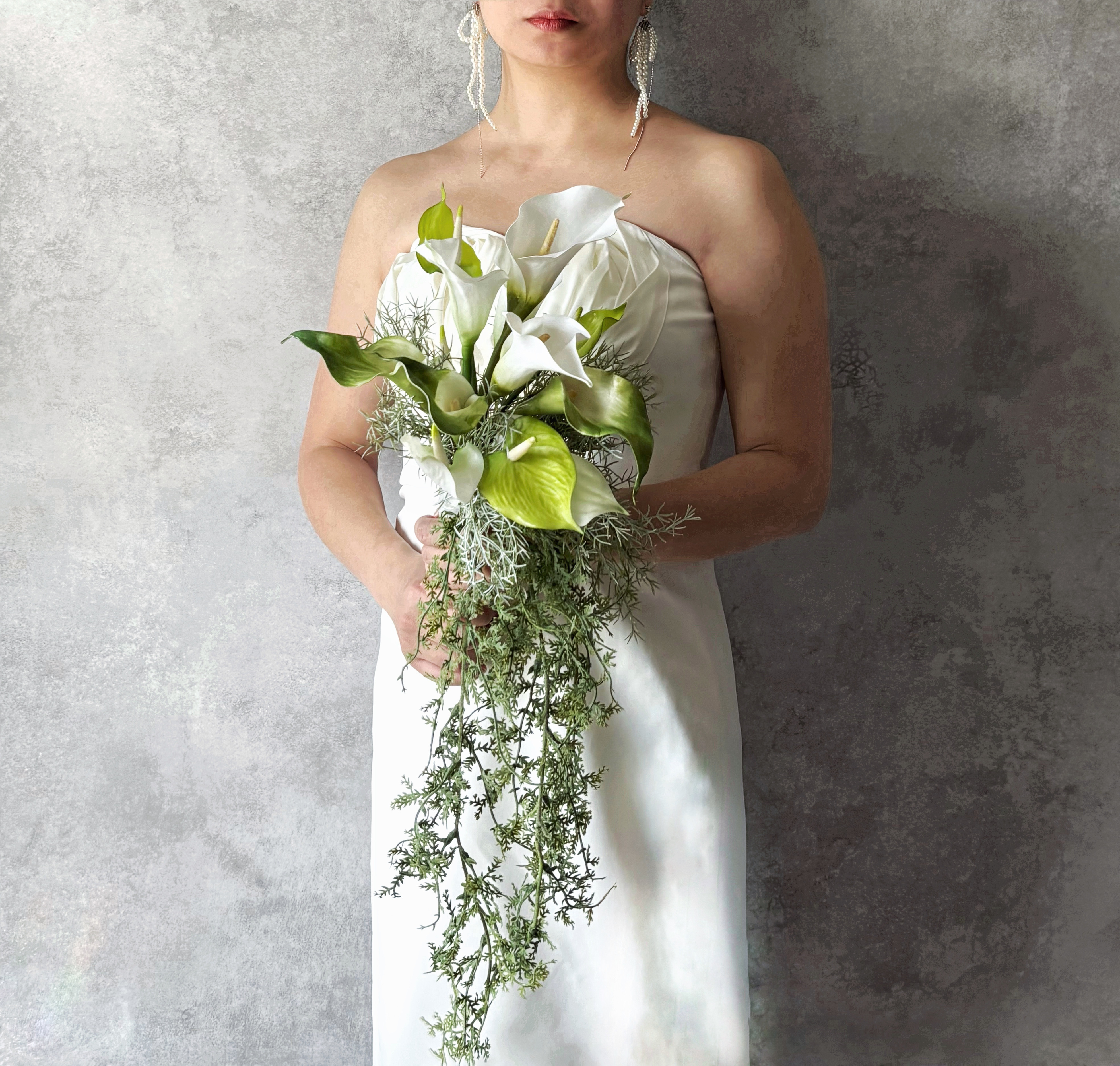 流れるグリーンが優雅なカラーのウェディングブーケ/高品質造花/アーティフィシャルフワラー/前撮りブーケ