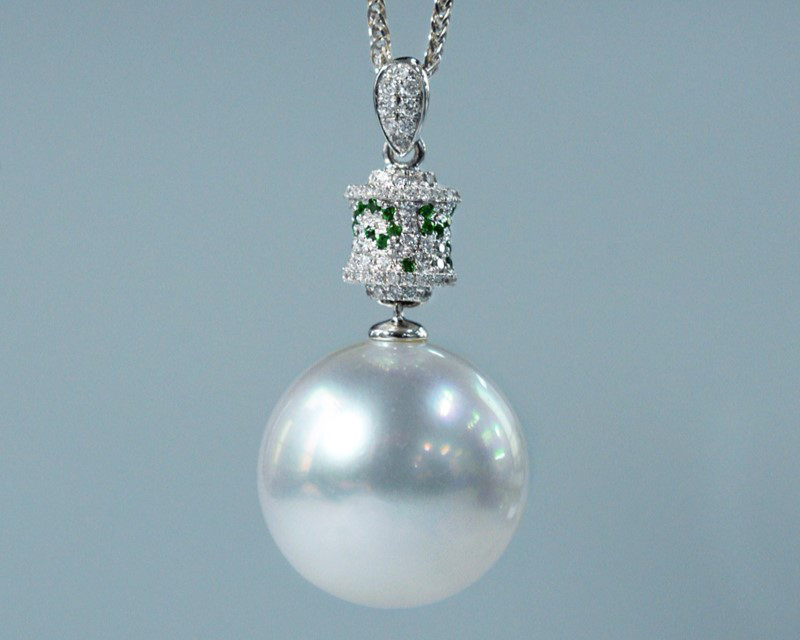 【ルミナ】13-14mm天然南洋オーストラリア産ホワイトラウンドパールペンダント、PT900プラチナダイヤモンドネックレス、ポリ