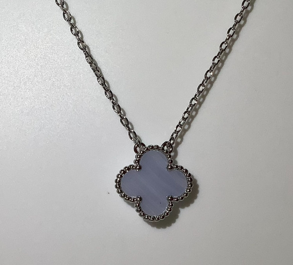 カルセドニークローバーペンダントネックレス