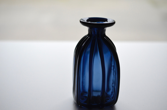 藍色縞の角花入 2枚目の画像