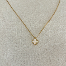 四葉クローバーモチーフ ネックレス カーネリアン ネックレス