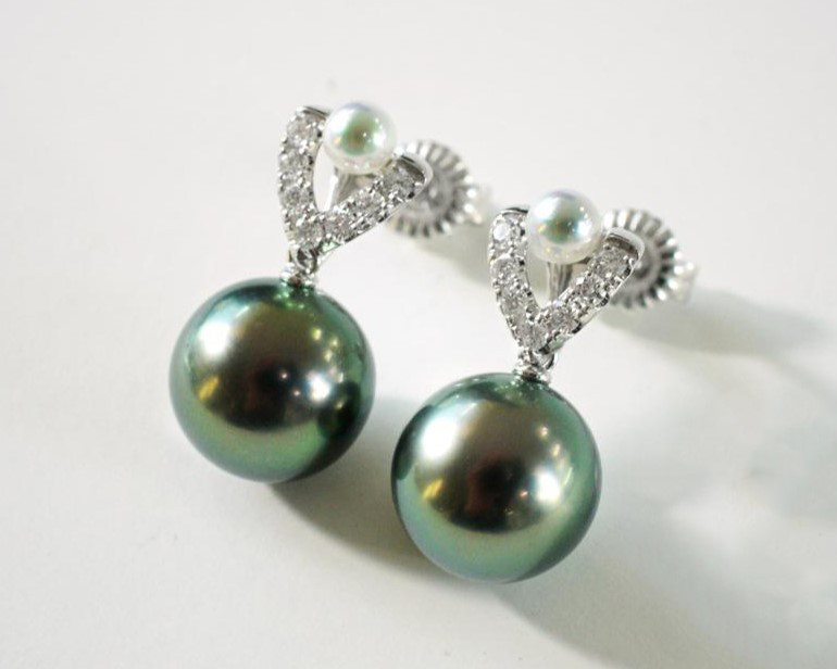 【ルミナ】9-10mm天然ピーコックグリーンタヒチアンブラックパールイヤリング、PT900プラチナダイヤモンドイヤリング、デート