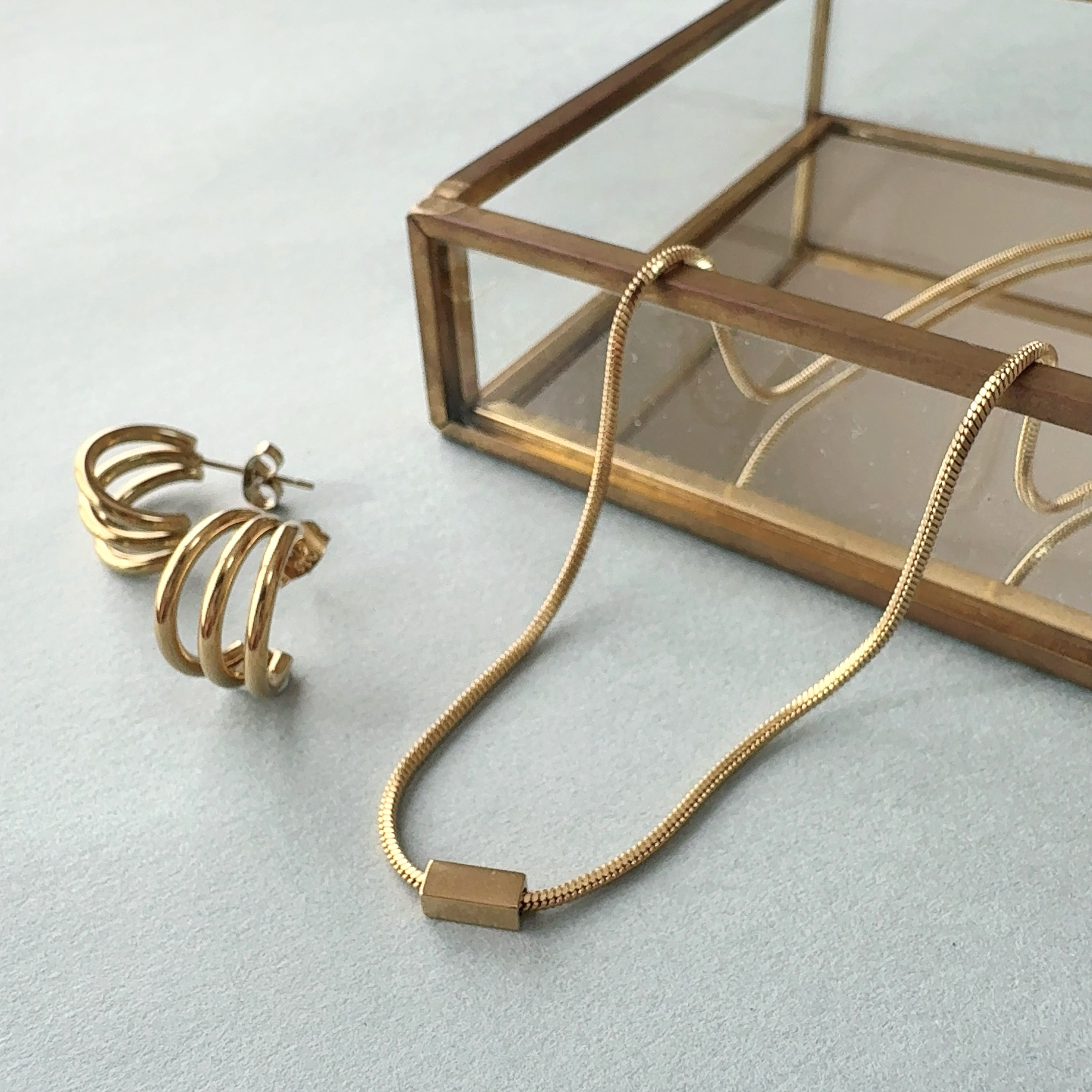 イヤリングあり◆ゴールドバーネックレス×3連フープピアス,イヤリング/春　新生活　サージカルステンレス　ご褒美　ギフト