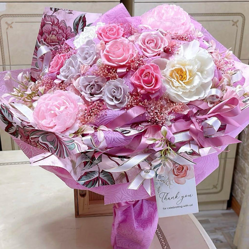 送料無料、ラッピング込み】✨特大✨ボリュームのある花束✨バラプリザ