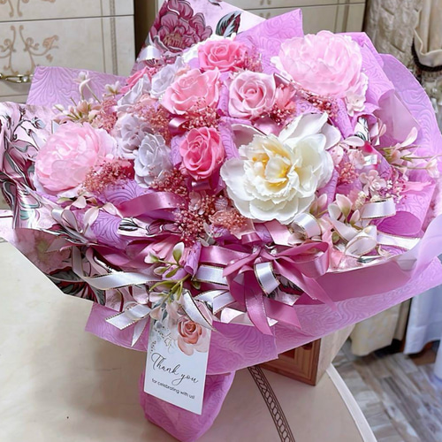 送料無料、ラッピング込み】✨特大✨ボリュームのある花束✨バラプリザ