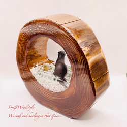 一つ限りの流木アート 川辺のコツメカワウソ ジオラマ 流木 フィギュア 置物 インテリア レジン カワウソ N12 8枚目の画像