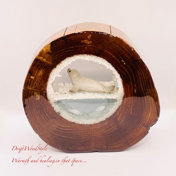 一つ限りの流木アート 流氷のゴマフアザラシ ジオラマ 流木 フィギュア インテリア レジン 置物 動物 アザラシ N8 7枚目の画像