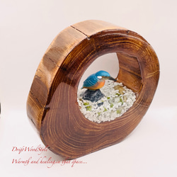 一つ限りの流木アート 水辺のカワセミ ジオラマ 流木 フィギュア 置物 動物 鳥 インテリア レジン 水辺 N40 3枚目の画像