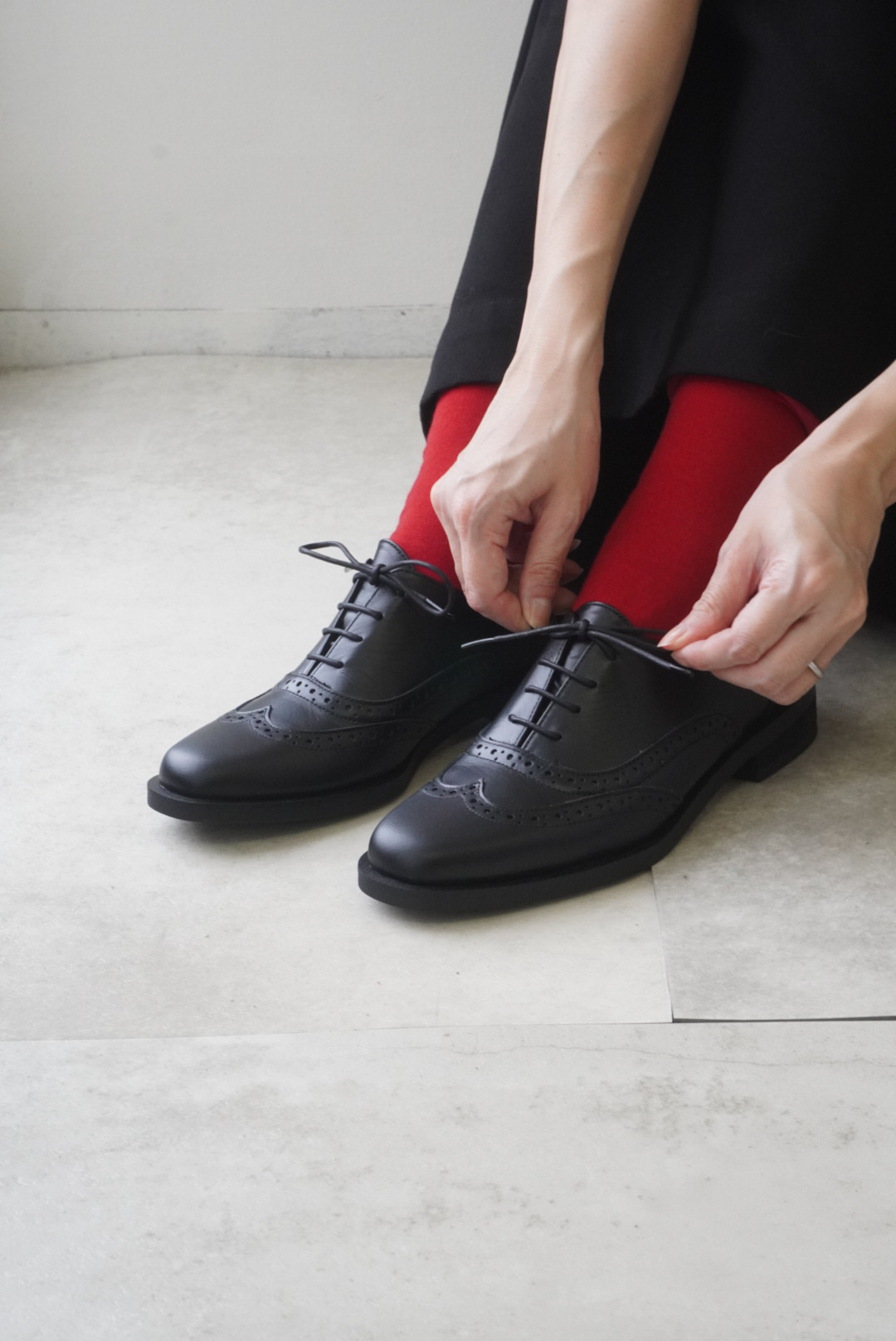 大人の革靴　マニッシュなブローグシューズ 22,275円