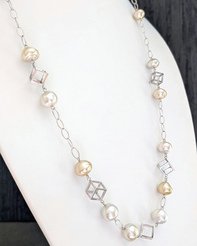 白蝶真珠キューブロングネックレス /K18WG WhiteSouthSeaPearl Cube LongNecklace 215,000円