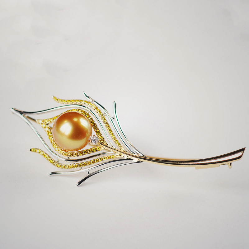 【ルミナ】9-10mm天然リッチゴールド南洋真珠ブローチ、18Kゴールドとダイヤモンドデザイン、孔雀の羽シリーズ、エレガントでス