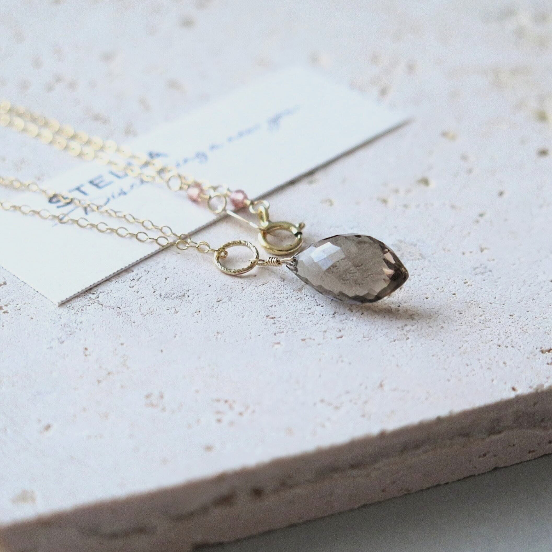 極上カット【スモーキークォーツ】シャンデリアカット一粒ネックレス