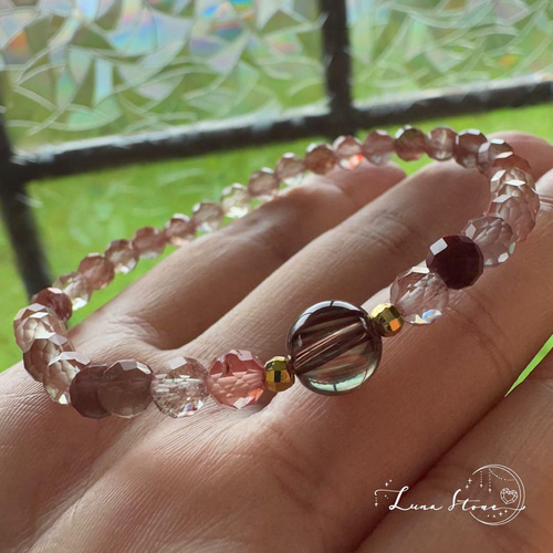 カラーチェンジ アンデシン】光で変化する神秘の輝き 天然石