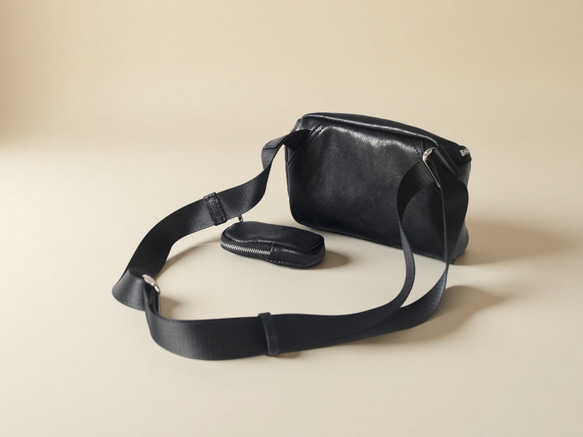 本革 ナッパレザー ボディバッグ ミニショルダー ブラック 男女兼用 12枚目の画像