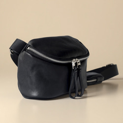 本革 ナッパレザー ボディバッグ ミニショルダー ブラック 男女兼用 4枚目の画像