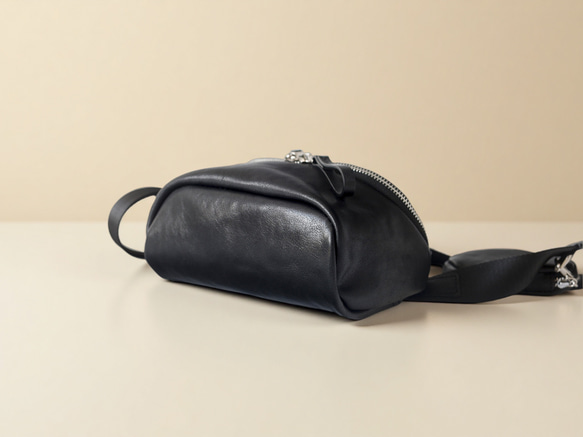 本革 ナッパレザー ボディバッグ ミニショルダー ブラック 男女兼用 7枚目の画像