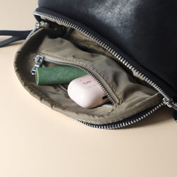 本革 ナッパレザー ボディバッグ ミニショルダー ブラック 男女兼用 13枚目の画像