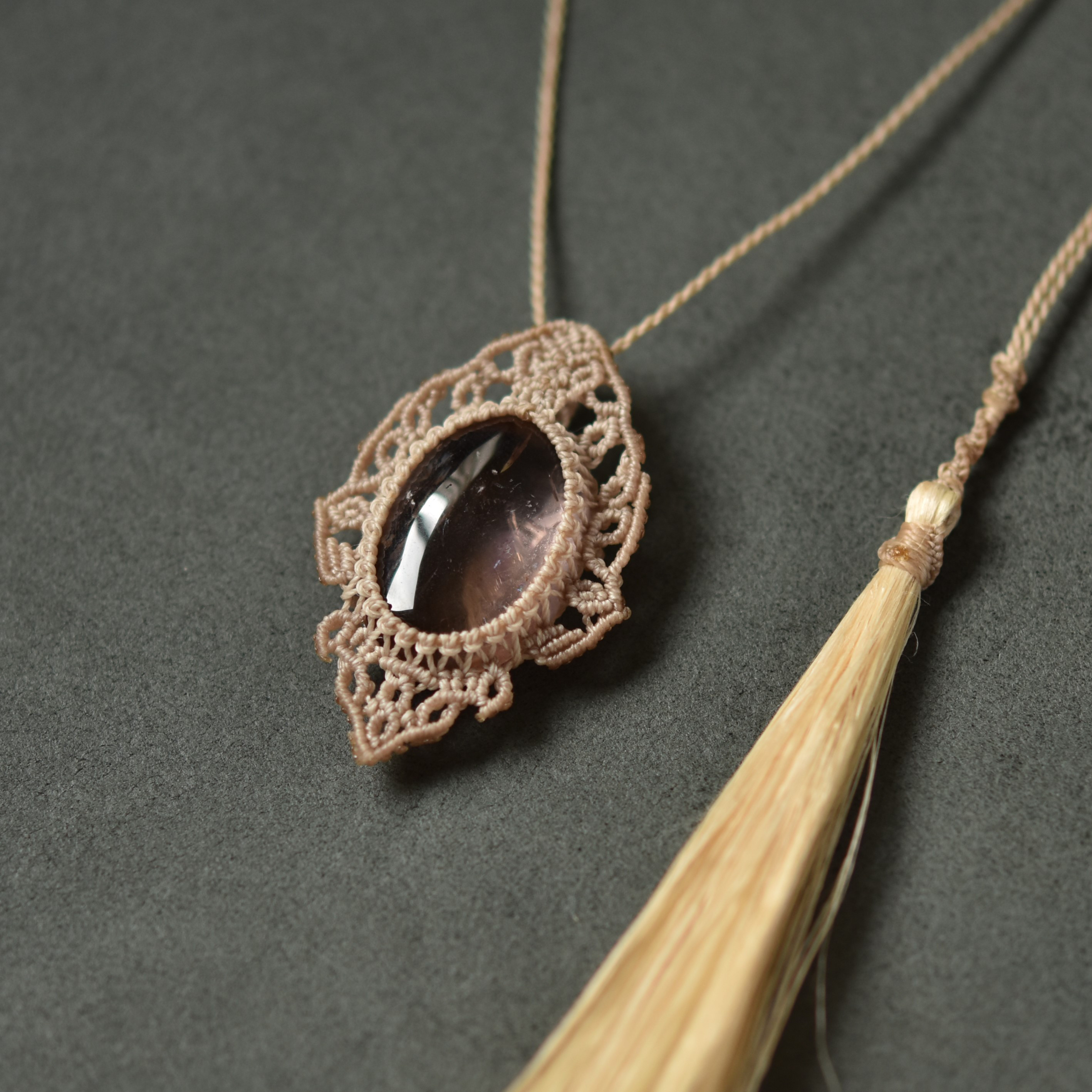 アメトリンと栃木県産精麻のマクラメネックレス