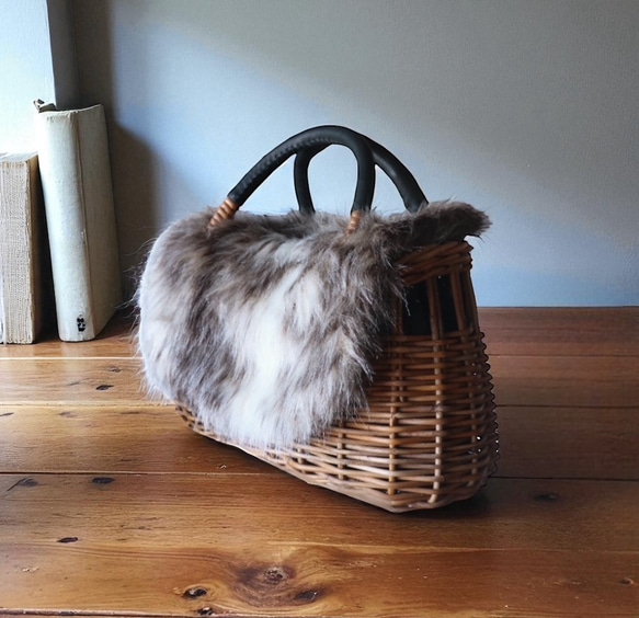 ふわふわファー冬のかごバッグ　一年中使えるかごバッグ 1枚目の画像