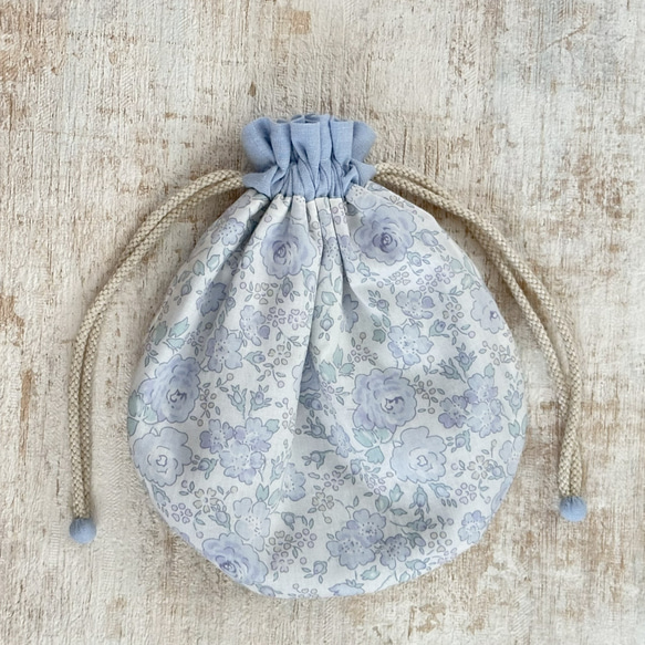 【L】内袋が２部屋に分かれていて便利♪『LIBERTY＆ハーフリネンの巾着袋』 フェリシテ（薄水色）／くすみサックス 5枚目の画像