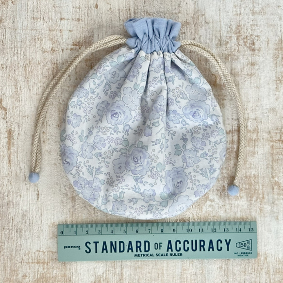 【L】内袋が２部屋に分かれていて便利♪『LIBERTY＆ハーフリネンの巾着袋』 フェリシテ（薄水色）／くすみサックス 2枚目の画像