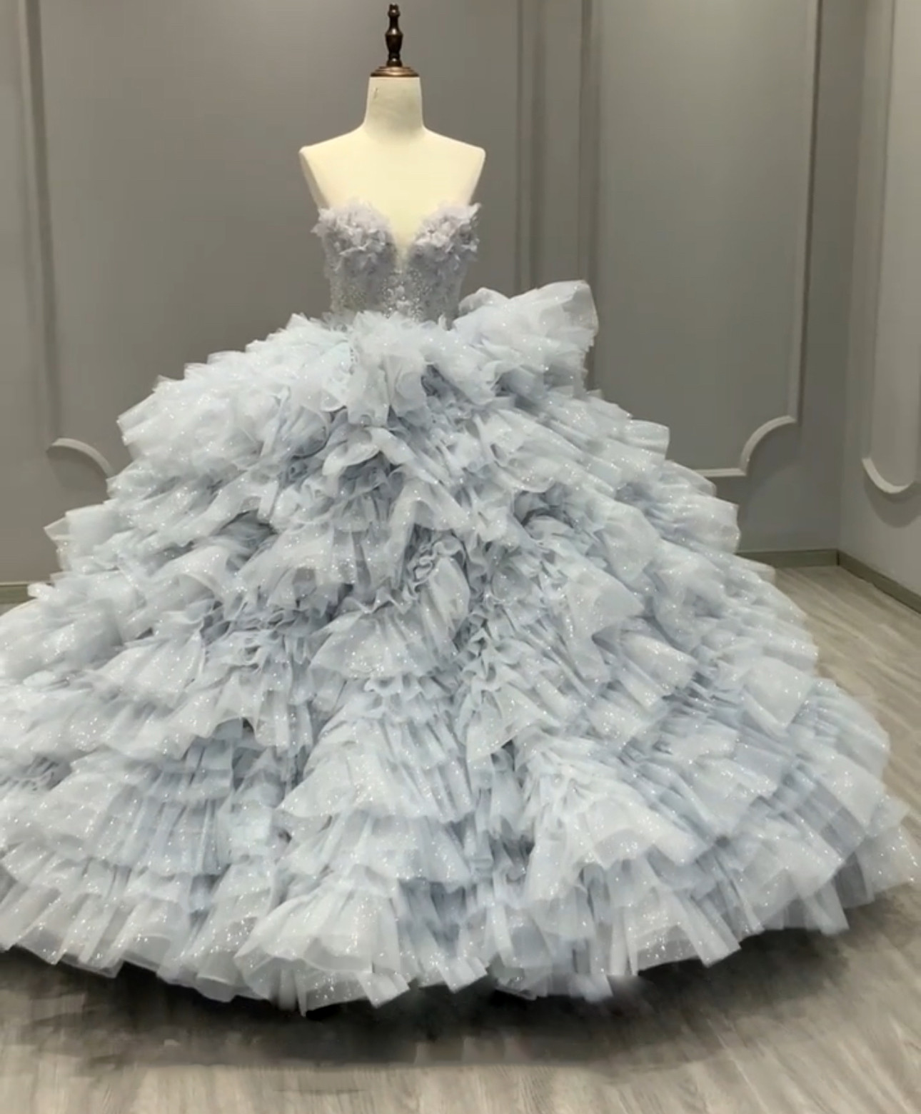 憧れのドレス　ブルーグレー　きらきらスカート　ラメ入り　ボリューム　プリンセスライン　サイズオーダー可能ブライダル披露宴