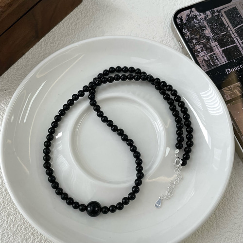 天然ブラックオニキス×925銀|アクセントビーズネックレス シンプルで