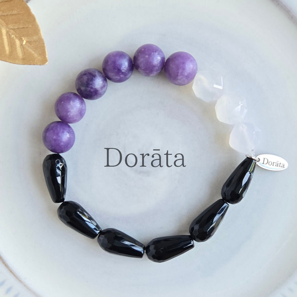 ⭐レピドライト⭐ブラックオニキス⭐ホワイトカルセドニーのシックなブレスレット 1枚目の画像