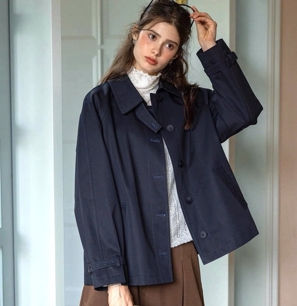 2色 きれいめ オトナ女子のショート丈コート【春秋】ネイビーブルー・ベージュ 1枚目の画像