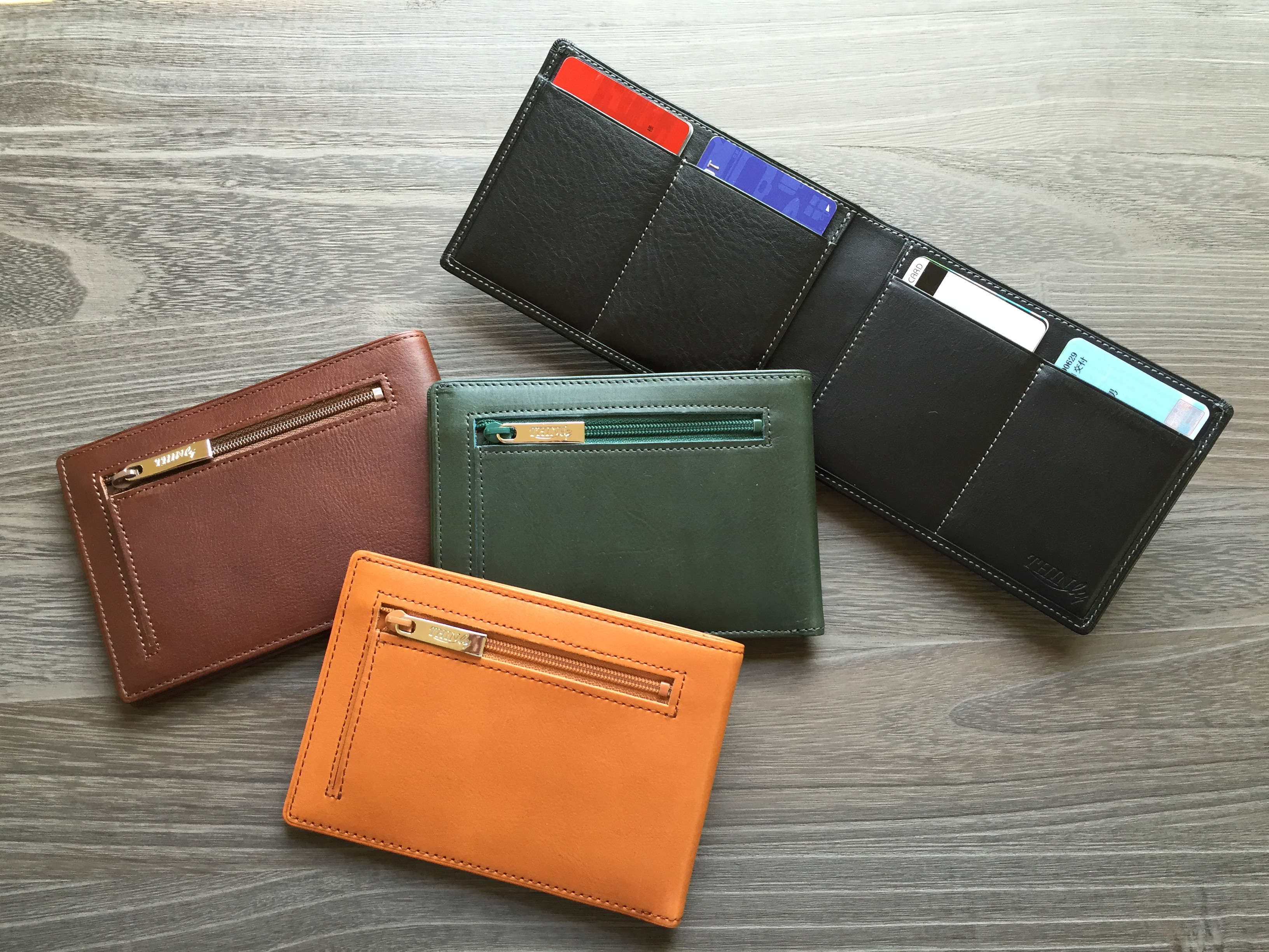 カードをたくさん入れても薄い財布（小銭入れ付き）BS04