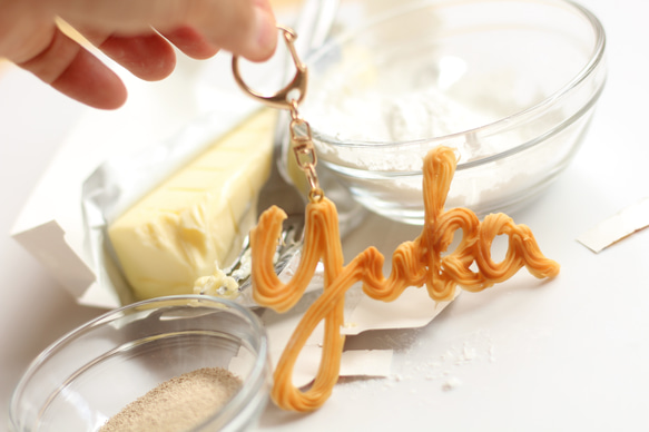 【オーダーメイド：キーホルダー】おなまえの絞り出しクッキー（アルファベットのみ） 5枚目の画像