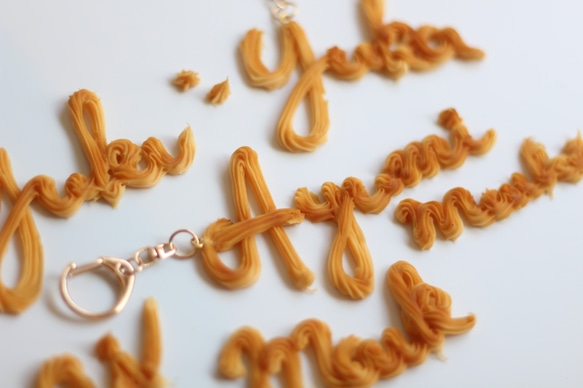 【オーダーメイド：キーホルダー】おなまえの絞り出しクッキー（アルファベットのみ） 11枚目の画像