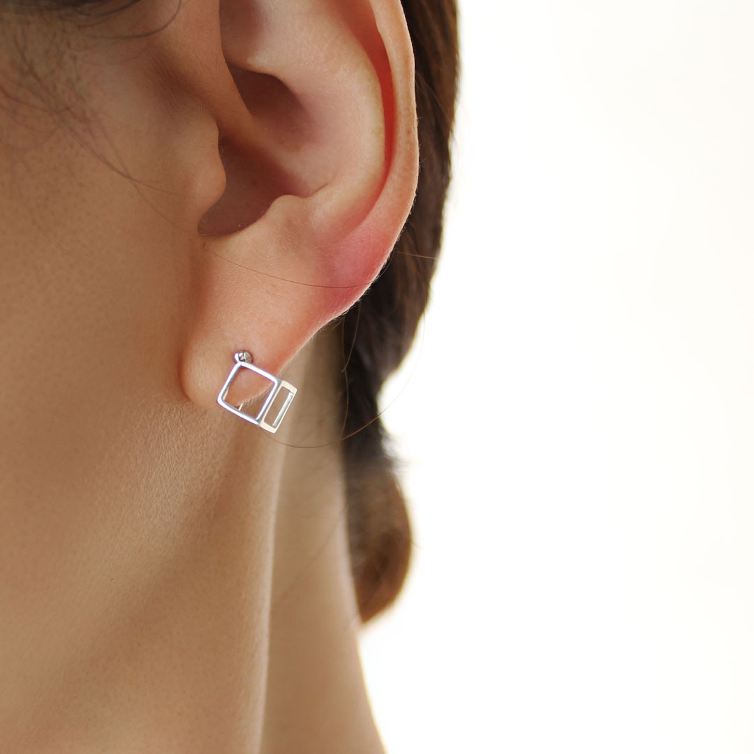 【silver925】立体スクエアピアス＊シルバーカラーS