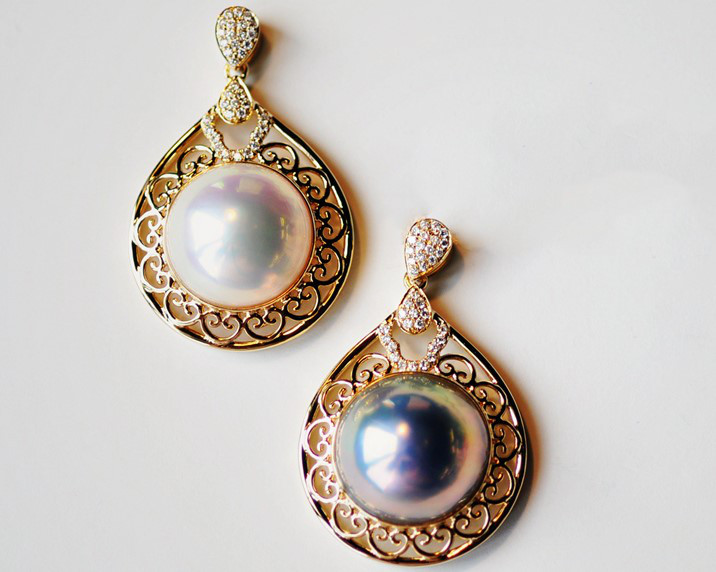 【ルミナ】12-13mm 日本製オーロラホワイト/シルバーブルーマベパールペンダント 18Kゴールドネックレス - 小さな高級コ