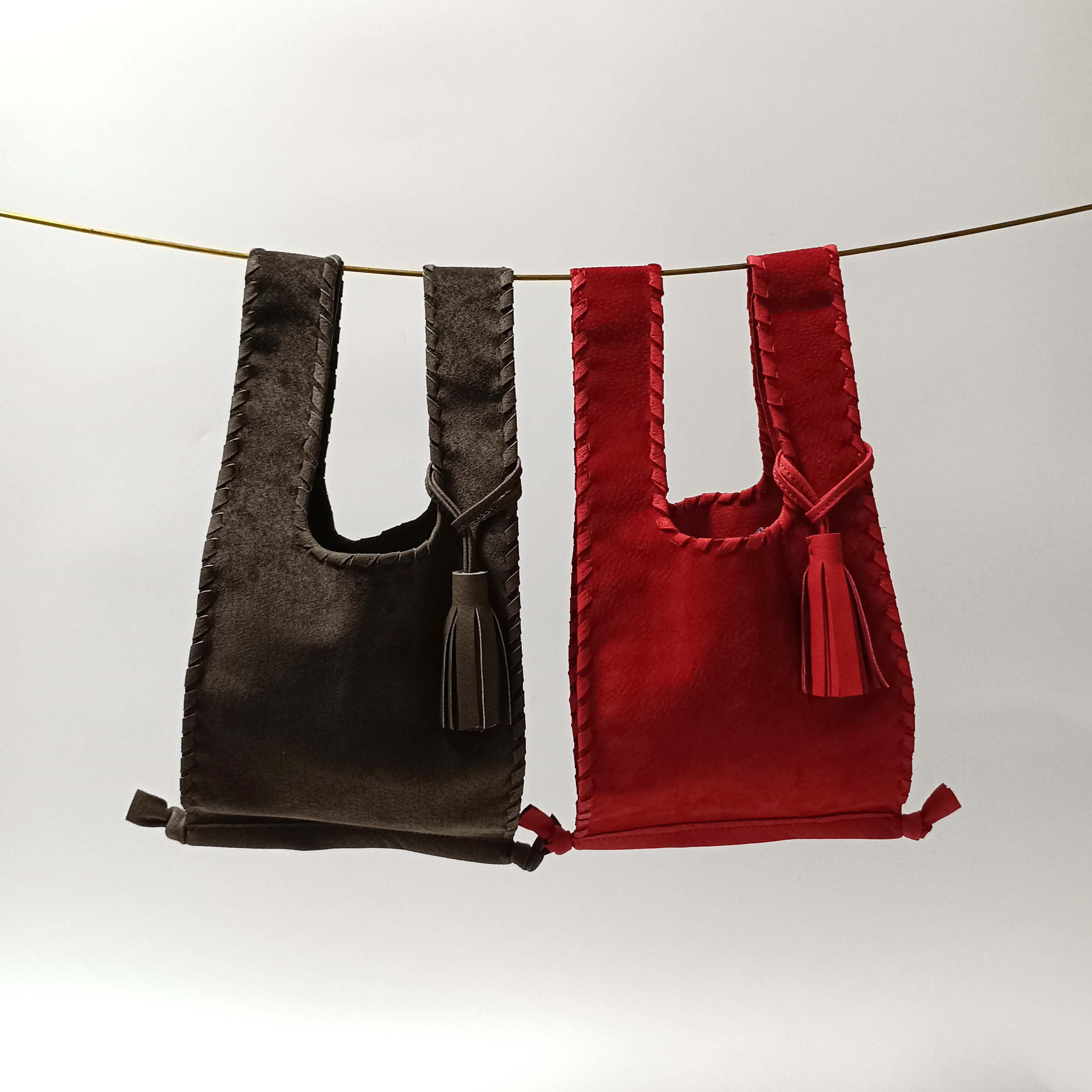 レザーミニバッグ/革レース飾り【Red＆Sepia】