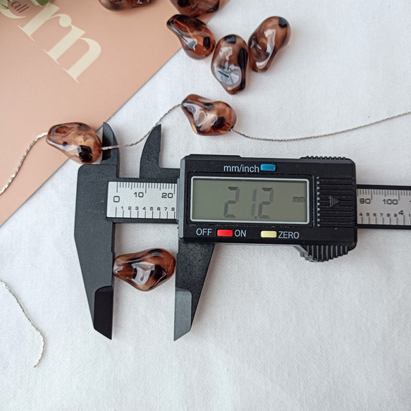 【6個】レオパード　変形　ビーズ　豹柄　貫通穴　デコパーツ　アクリルビーズ　ハンドメイド 　AB126 6枚目の画像