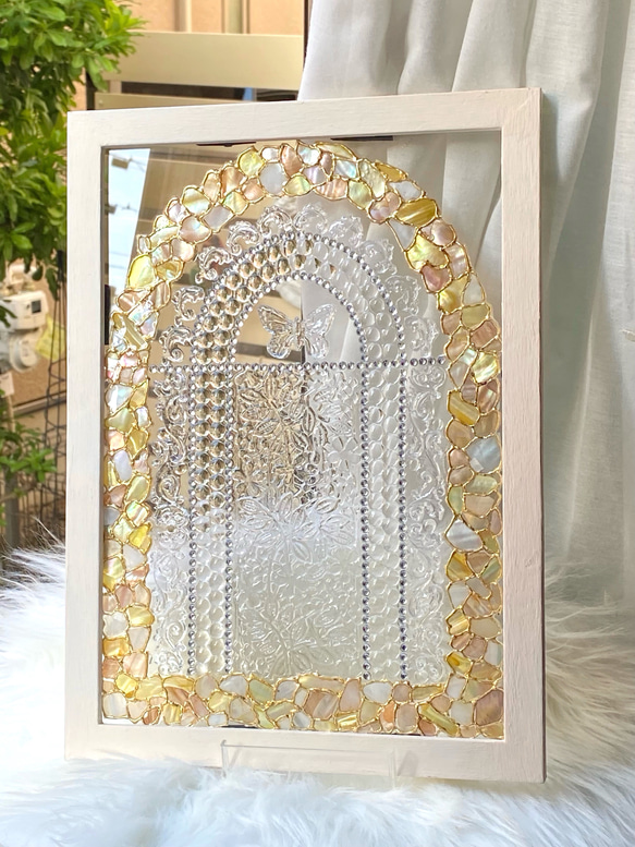 蝶々のアーチゲート　A4 ꕤ シェルアート　ステンドグラス風 蝶々のアーチゲート A4 ꕤ シェルアート ステンドグラス風 バタフライ