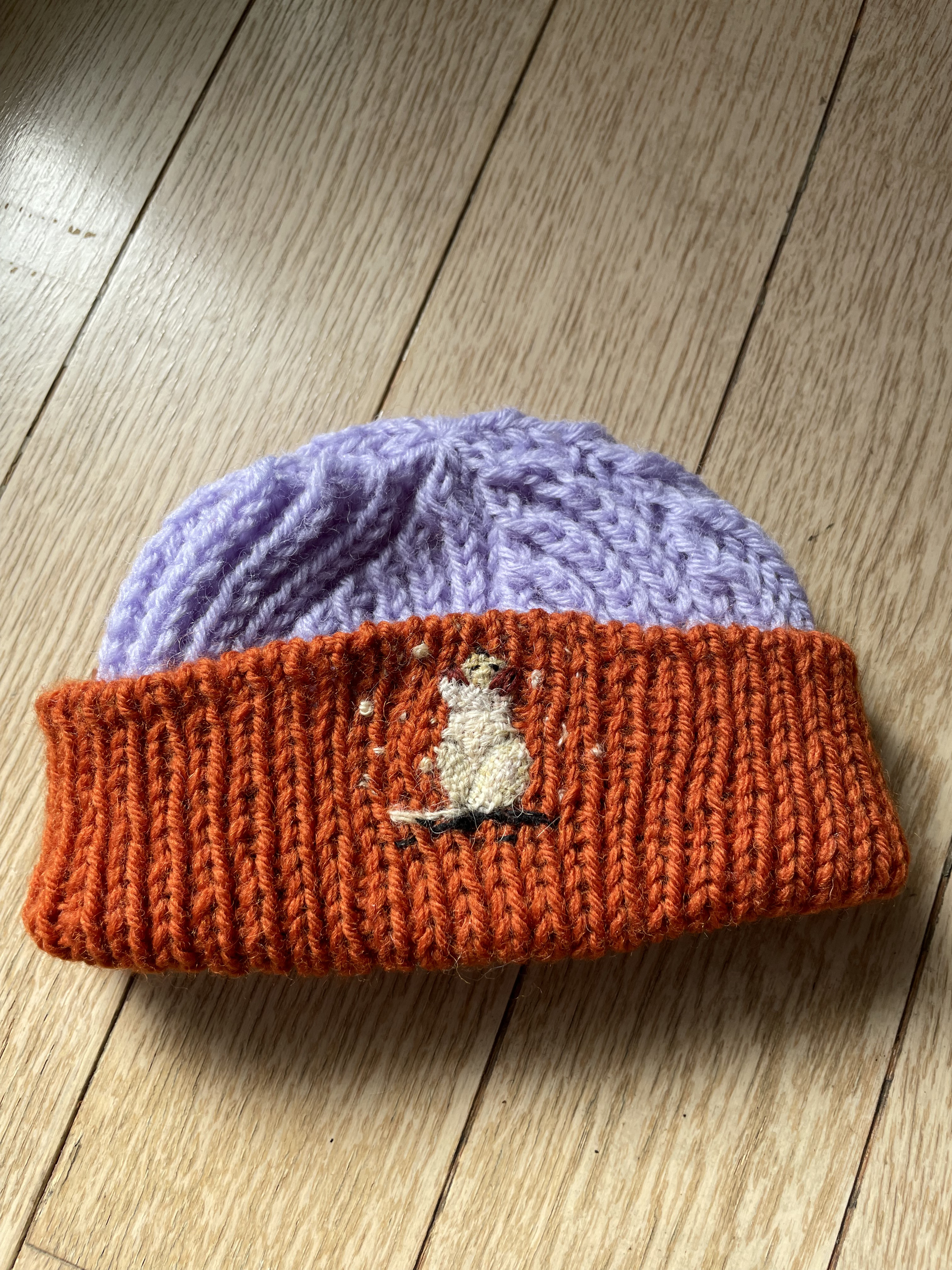 ウール刺しゅうの帽子　ニット帽　ニットビーニー