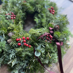 針葉樹香るクリスマスフレッシュリース/野バラの実/選べる2サイズ/玄関