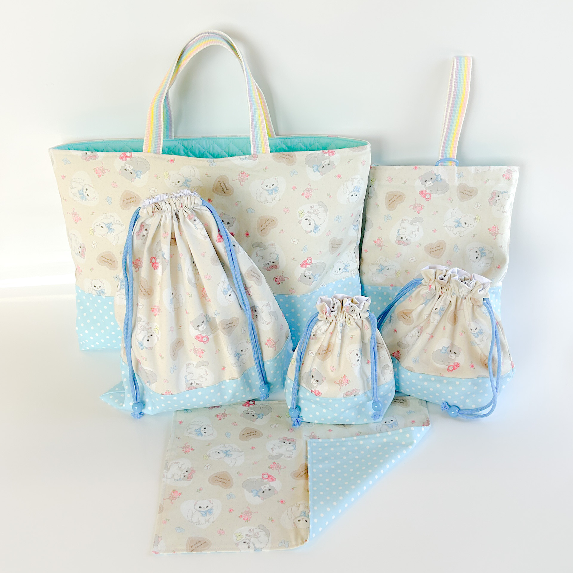 入園入学6点セット【ラブリーねこちゃん柄】　ブルー色　(4点セット+コップ袋、ランチョンマット)オーダー・名入れ可